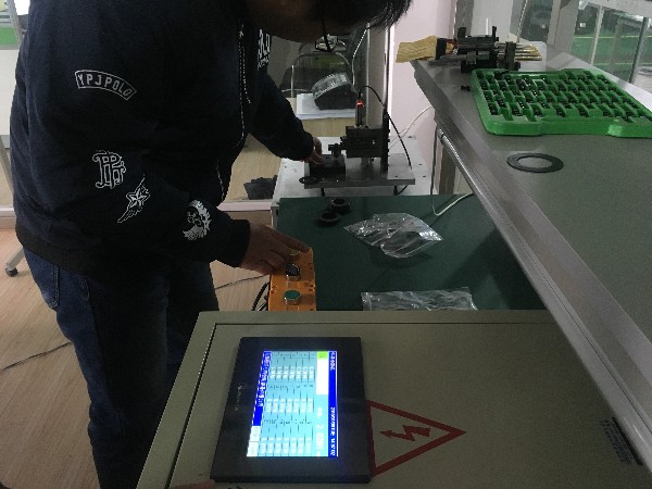 吉林長春墊片生產(chǎn)廠家來我司驗證墊片厚度自動檢測分選設備